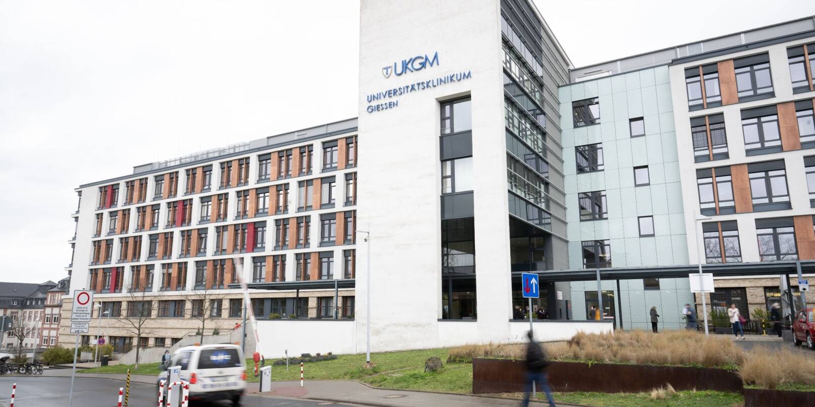 Das Hauptgebäude des Universitätsklinikums Gießen und Marburg (UKGM).