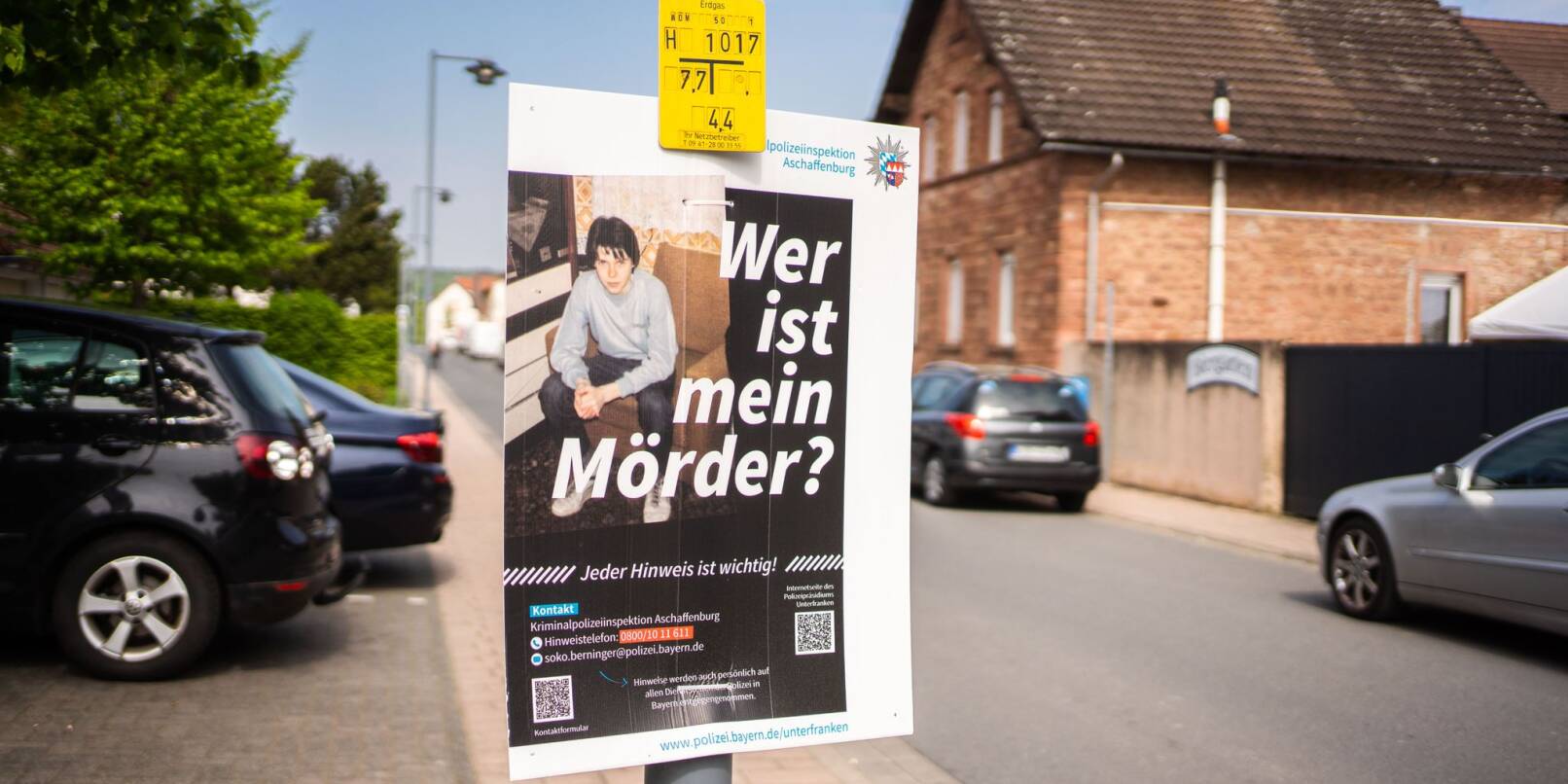 Ein Plakat der Kriminalpolizeiinspektion Aschaffenburg mit der Aufschrift «Wer ist mein Mörder?».