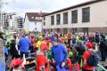 Knapp 3000 Menschen nahmen im Jahr 2023 teil. Die Zugaufstellung erfolgt traditionell entlang der Grundelbachstraße und vor der Peterskirche. Knapp 3000 Menschen nahmen im Jahr 2023 teil. Die Zugaufstellung erfolgt traditionell entlang der Grundelbachstraße und vor der Peterskirche.