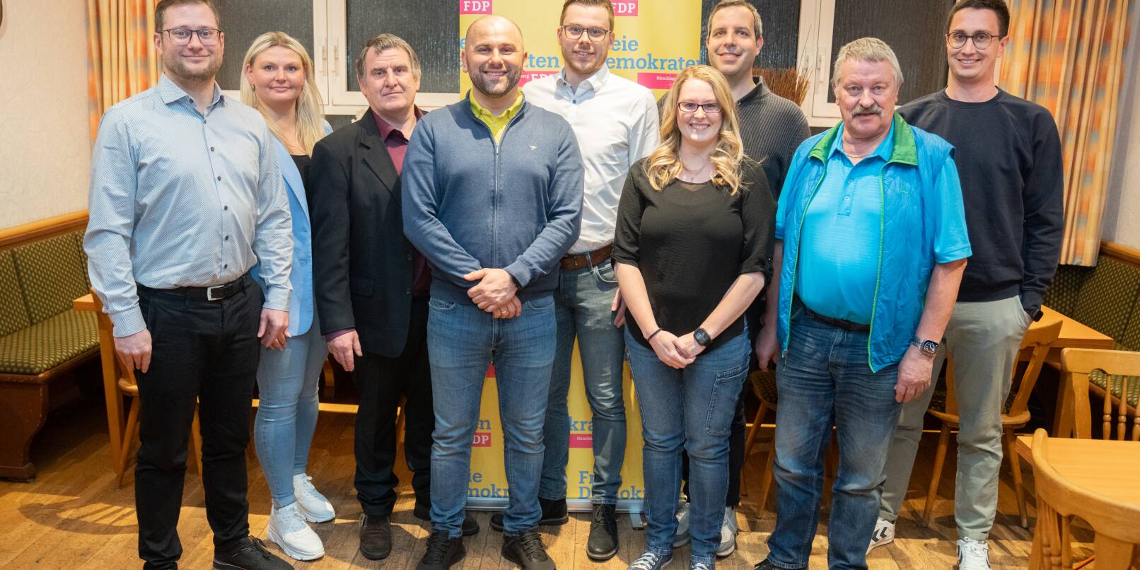 Die Liste der FDP-Kandidaten für die Gemeinderatswahl am 9. Juni steht. Sie wird von Fraktionssprecher Oliver Reisig (links) und Gemeinderat Tobias Rell (Dritter von links) angeführt.