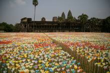 Neuer Origami-Herzen Weltrekord vor Angkor Wat
