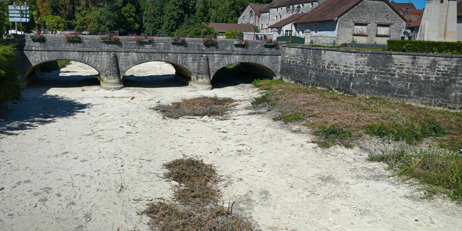In weiten Teilen Frankreichs ist der Grundwasserpegel bedenklich niedrig.