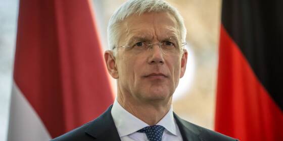 Lettlands Außenminister tritt wegen Flugaffäre zurück
