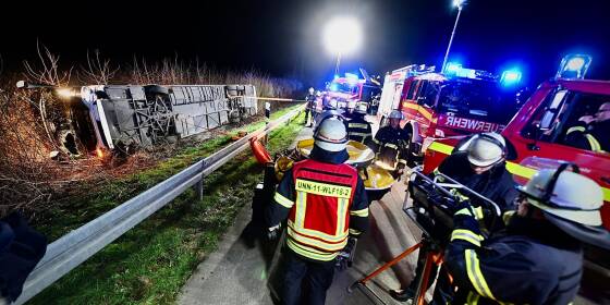 Erneut Busunglück auf Autobahn: Mehr als 20 Verletzte in NRW
