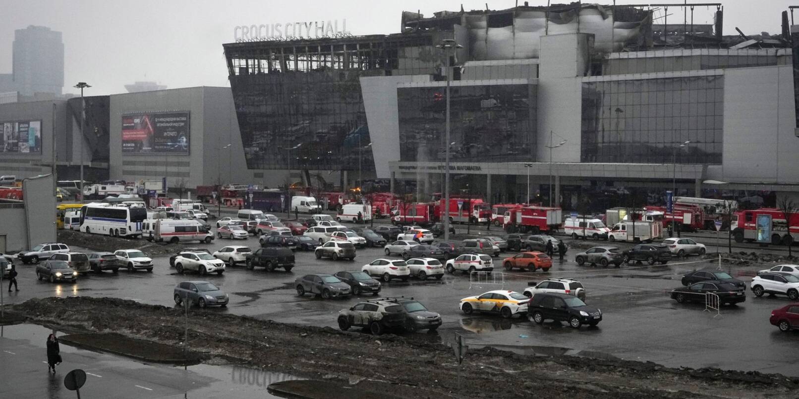 Das abgebrannte Veranstaltungszentrum Crocus City Hall nach einem Anschlag am westlichen Rand von Moskau.