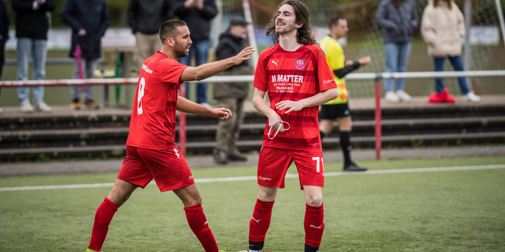 Rieisgen Grund zum Jubeln hatten Florian Rech (rechts) und Matthias Schröder am vergangenen Kreisliga-Spieltag. Rieisgen Grund zum Jubeln hatten Florian Rech (rechts) und Matthias Schröder am vergangenen Kreisliga-Spieltag.