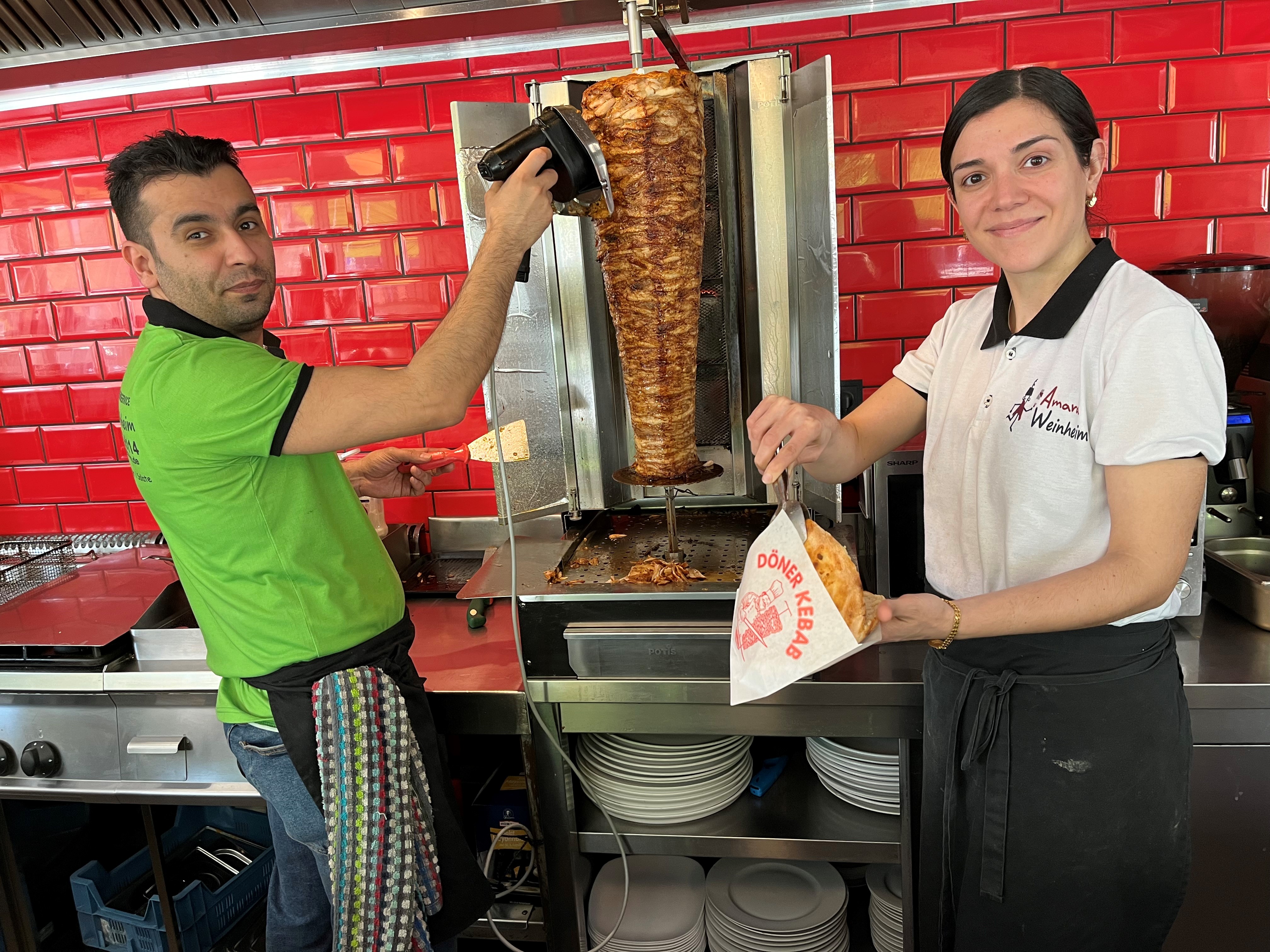 Wie viel kostet ein Döner „mit alles“ und „bissel scharf“? WNOZ