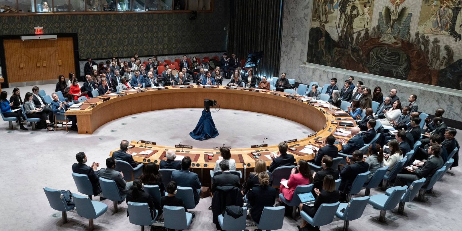 Mitglieder des Sicherheitsrats der Vereinten Nationen nach einer Abstimmung. Auch die Staats- und Regierungschefs des G7-Treffens verurteilten den iranischen Angriff aufs Schärfste.