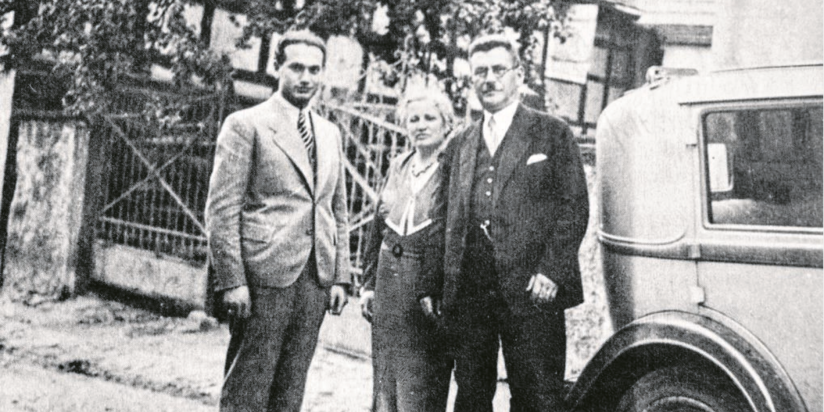 Klara und Isidor Oppenheimer (Mitte und rechts) in Rimbach.