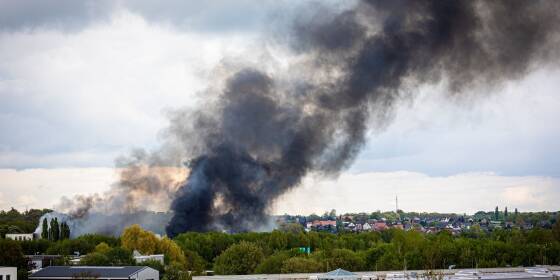 Großbrand in Braunschweiger Industriegebiet: Explosionen
