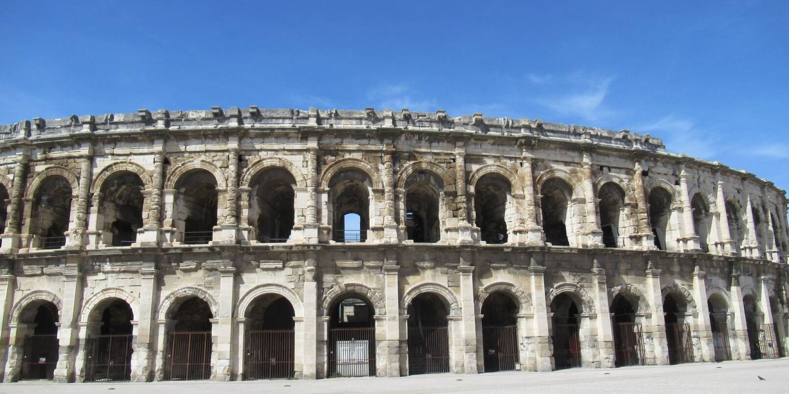 Die südfranzösische Stadt Nîmes ist berühmt für ihr römisches Amphitheater, hat aber noch viel mehr zu bieten - vor allem jetzt mit der Triennale «Contemporaine».