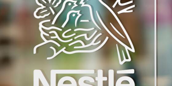 Nestlé wegen Zucker in Baby-Nahrung in der Kritik
