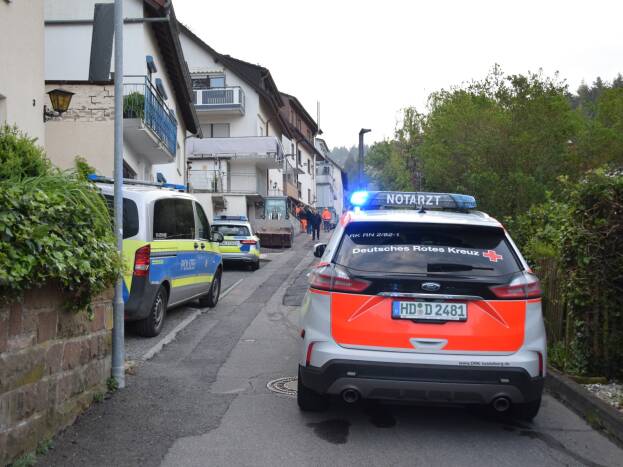Großer Polizeieinsatz in Schriesheim: Streit eskaliert, Lage noch unklar 