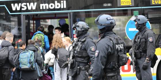 Polizeieinsatz an Wuppertaler Gymnasium 
