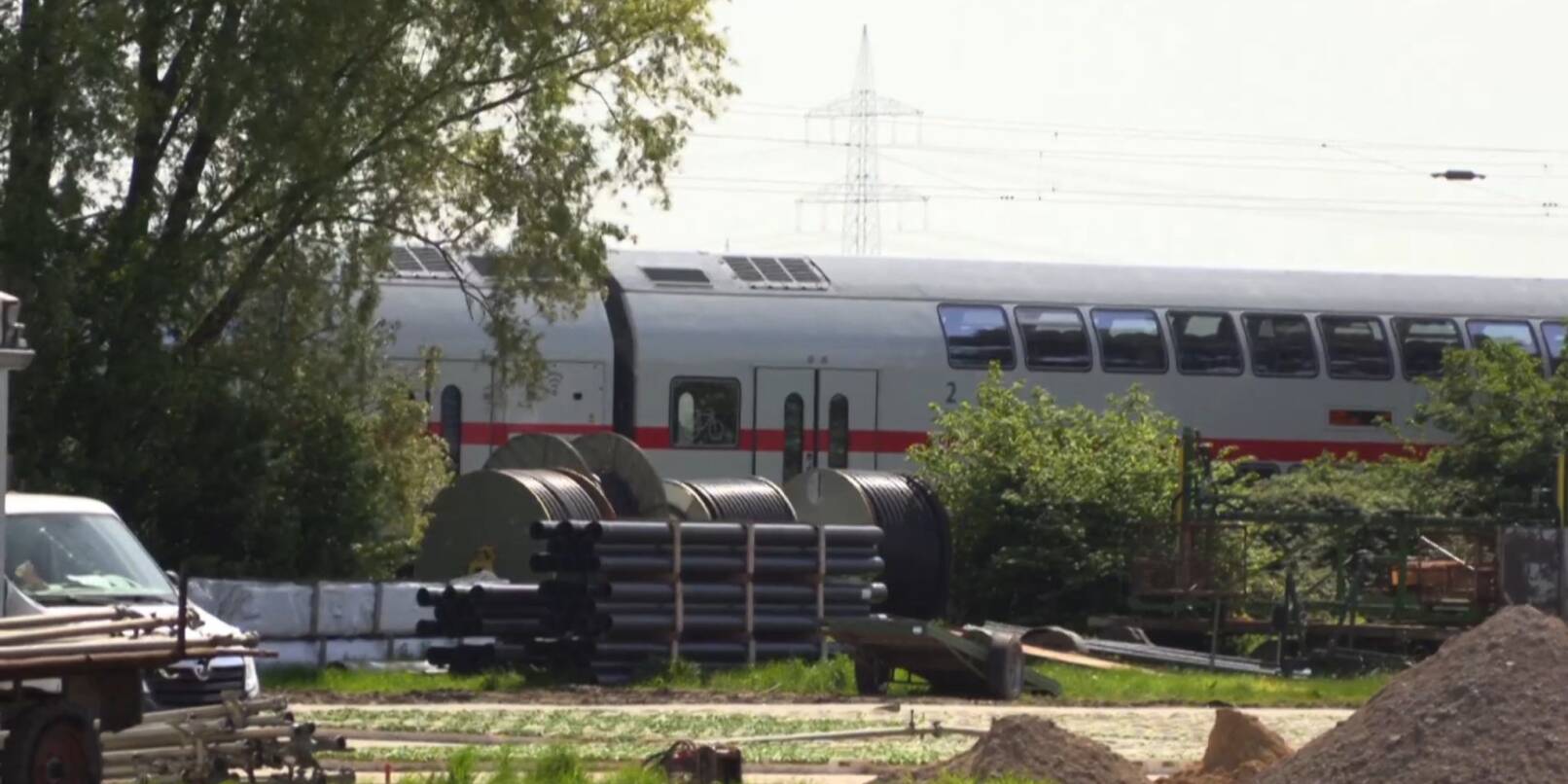Ein Intercity-Zug war im Mai 2023 in Hürth in eine Gruppe von Arbeitern gefahren, zwei von ihnen kamen ums Leben.