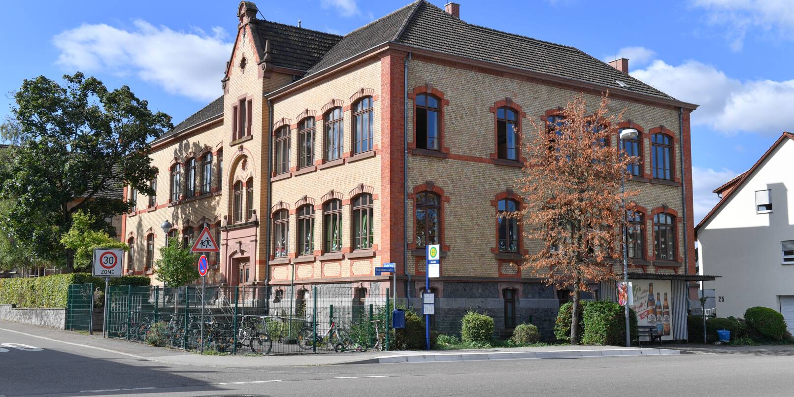 In den Sommerferien beginnt die Sanierung der Goetheschule. Der Gemeinderat hat jetzt erste Aufträge vergeben.