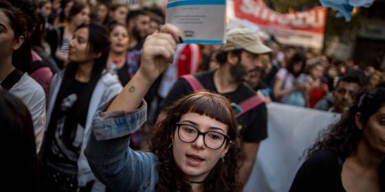 Sparkurs - Über eine halbe Million Argentinier protestieren

