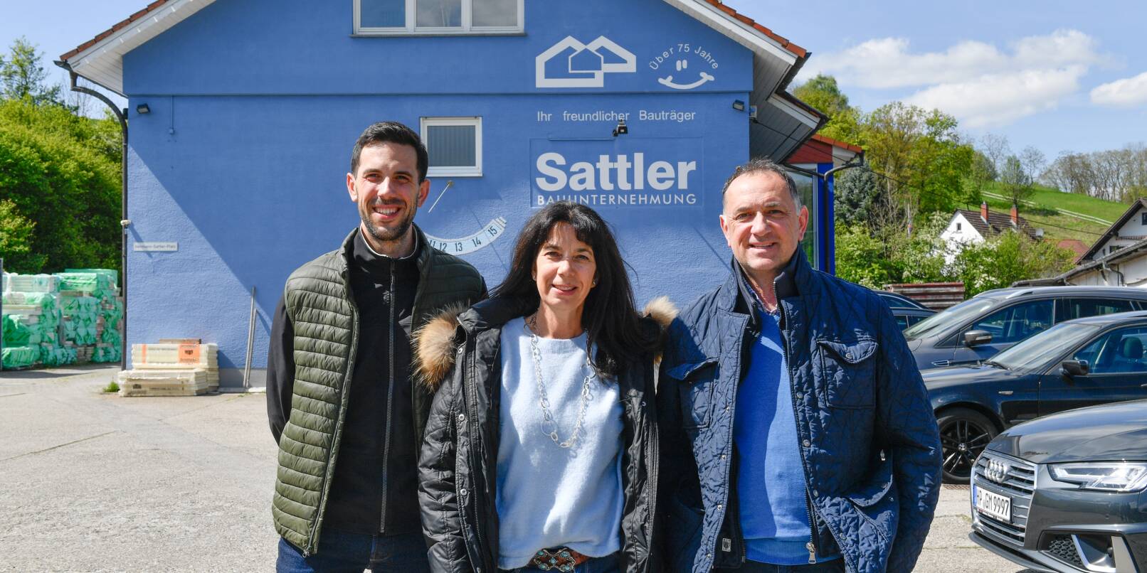 Gregor, Sabine und Sebastian Sattler (von rechts) blicken trotz der Umstrukturierung des Unternehmens optimistisch in die Zukunft.