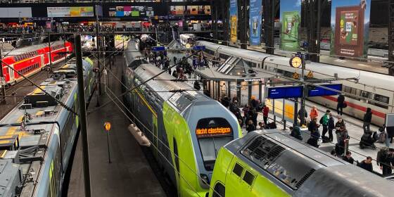 Unfall mit Bauzug - Chaos am Hamburger Hauptbahnhof
