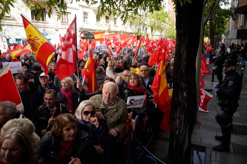 Demonstration in Madrid für Verbleib von Sánchez im Amt
