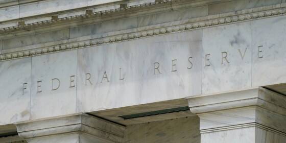 Fed lässt Leitzins auf hohem Niveau 
