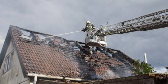 Wohnhaus in Affolterbach steht in Flammen
