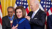 Biden verleiht US-Freiheitsmedaille an prominente Demokraten
