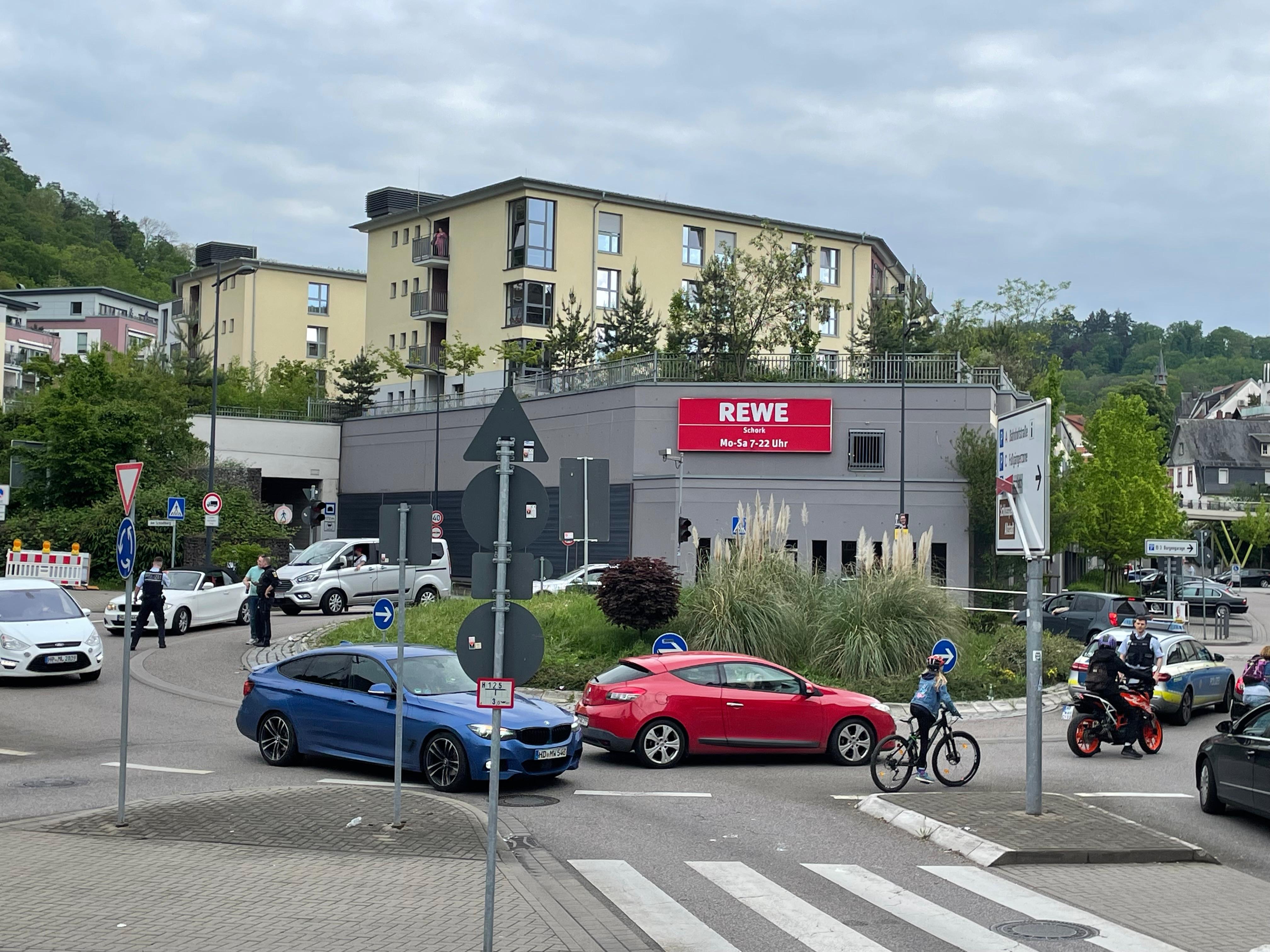 Abiturienten blockieren Verkehr in Weinheim
