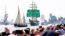 Hamburger Hafengeburtstag startet mit großer Einlaufparade
