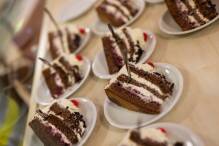 Sahne, Kirschen, Schokospäne: Schwarzwälder feiern Torte
