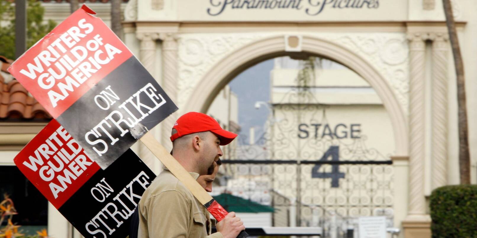 Streikende Film- und Fernsehautoren demonstrieren am 23. Januar 2008 vor den Paramount Studios in Los Angeles.