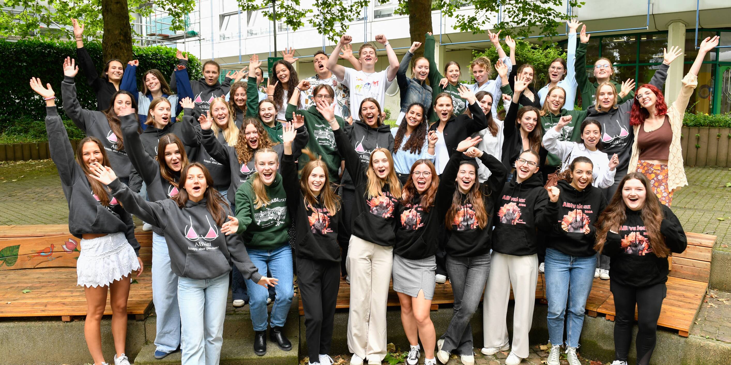 Gleich Drei Abimottos F r Die Helen Keller Schule WNOZ gleich-drei-abimottos-f-r-die-helen-keller-schule-wnoz