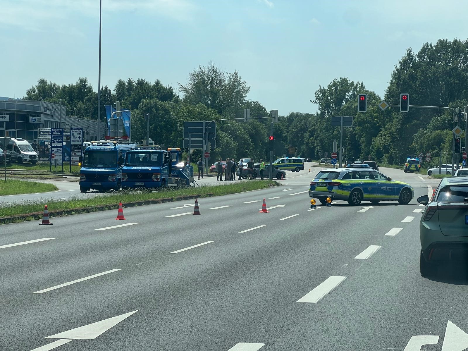 Öl ausgelaufen MegaStau auf der Westtangente in Weinheim WNOZ