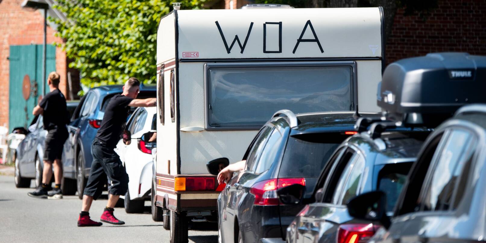 Diesmal stimmt in Wacken das Wetter bei der Anreise und es droht keine Schlammschlacht. Diesmal stimmt in Wacken das Wetter bei der Anreise und es droht keine Schlammschlacht.