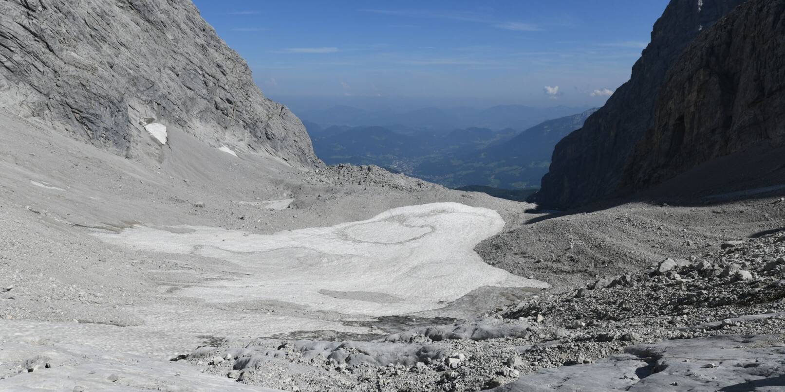 Der Watzmanngletscher auf über 2000 Metern Höhe im oberen Watzmannkar schrumpft und wird wahrscheinlich in einigen Jahren verschwunden sein.