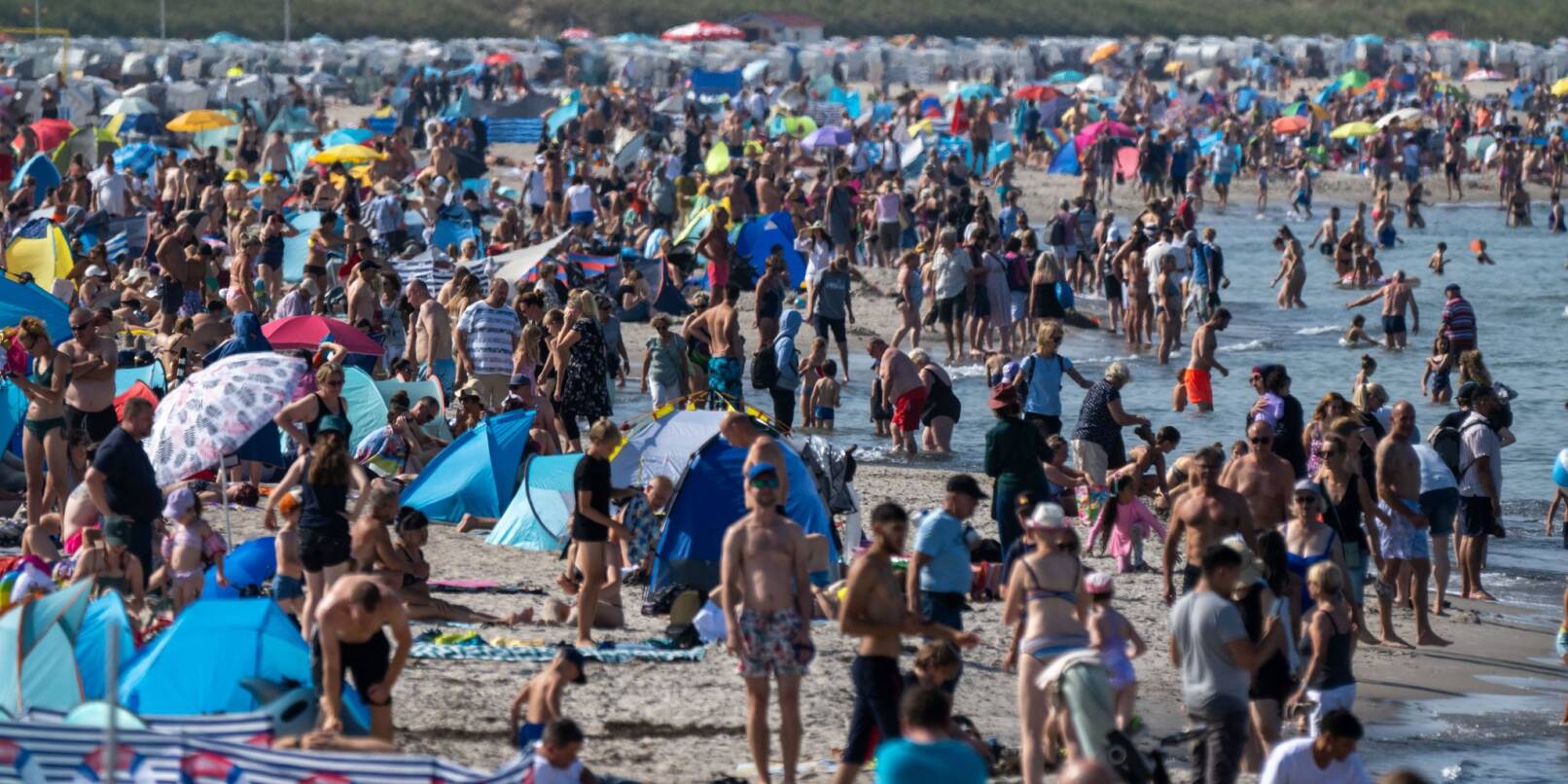 Volle Hotels, volle Strände: Deutschland-Tourismus wächst. Volle Hotels, volle Strände: Deutschland-Tourismus wächst.