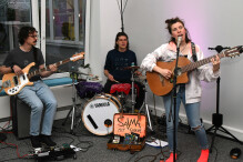 Fantastische Premiere im StudioD mit Salma mit Sahne Fantastische Premiere im StudioD mit Salma mit Sahne