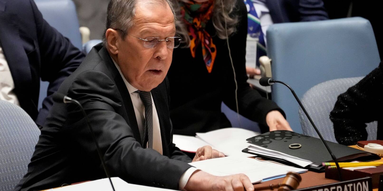 Der russische Sergej Lawrow eröffnet die Sitzung des UN-Sicherheitsrats in New York.