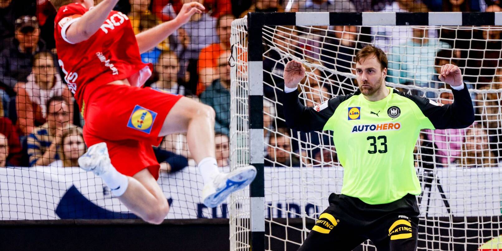 Die deutschen Handballer um DHB-Keeper Andreas Wolff hatten gegen die Dänen keine Chance.