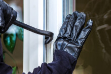 Weinheim: Schmuck und Bargeld aus Penthouse gestohlen - Zeugen gesucht Weinheim: Schmuck und Bargeld aus Penthouse gestohlen - Zeugen gesucht