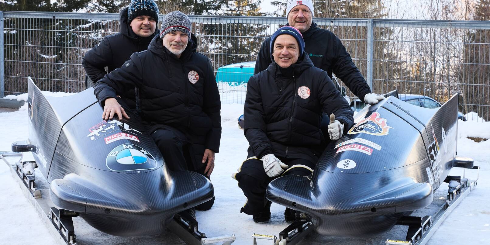 Mit zwei Teams – Fischer/Herrmann (links) und Hinz/Joechl – war der Bob-Club in diesem Jahr beim Europa-Cup der Senioren im Zweierbob auf der Bahn in Igls bei Innsbruck vertreten. Mit zwei Teams – Fischer/Herrmann (links) und Hinz/Joechl – war der Bob-Club in diesem Jahr beim Europa-Cup der Senioren im Zweierbob auf der Bahn in Igls bei Innsbruck vertreten.