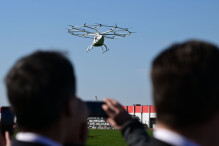 Insolvente Flugtaxi-Firma Volocopter stellt Mitarbeiter frei
 Insolvente Flugtaxi-Firma Volocopter stellt Mitarbeiter frei