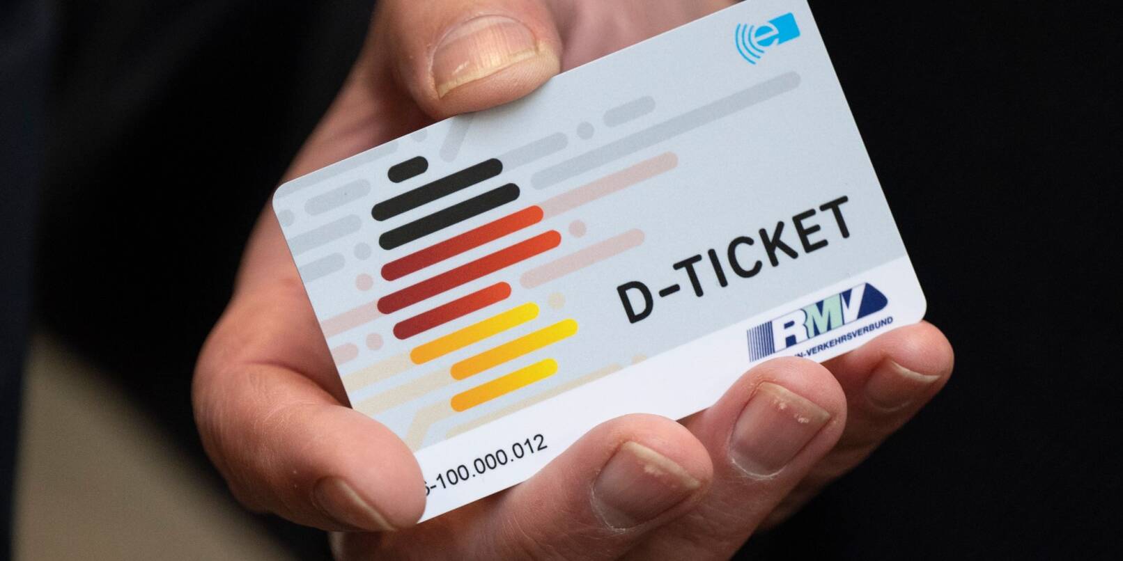 Ein «D-Ticket» im Chipkartenformat. Ein «D-Ticket» im Chipkartenformat.