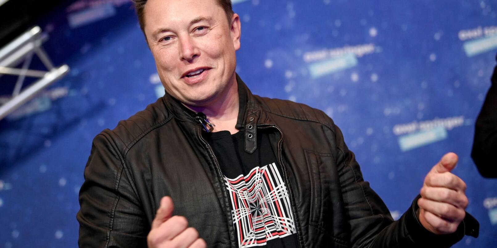 Tech-Milliardär Elon Musk zeigt den Medien mit einem Kackhaufen-Emoji drastisch seine Abneigung.