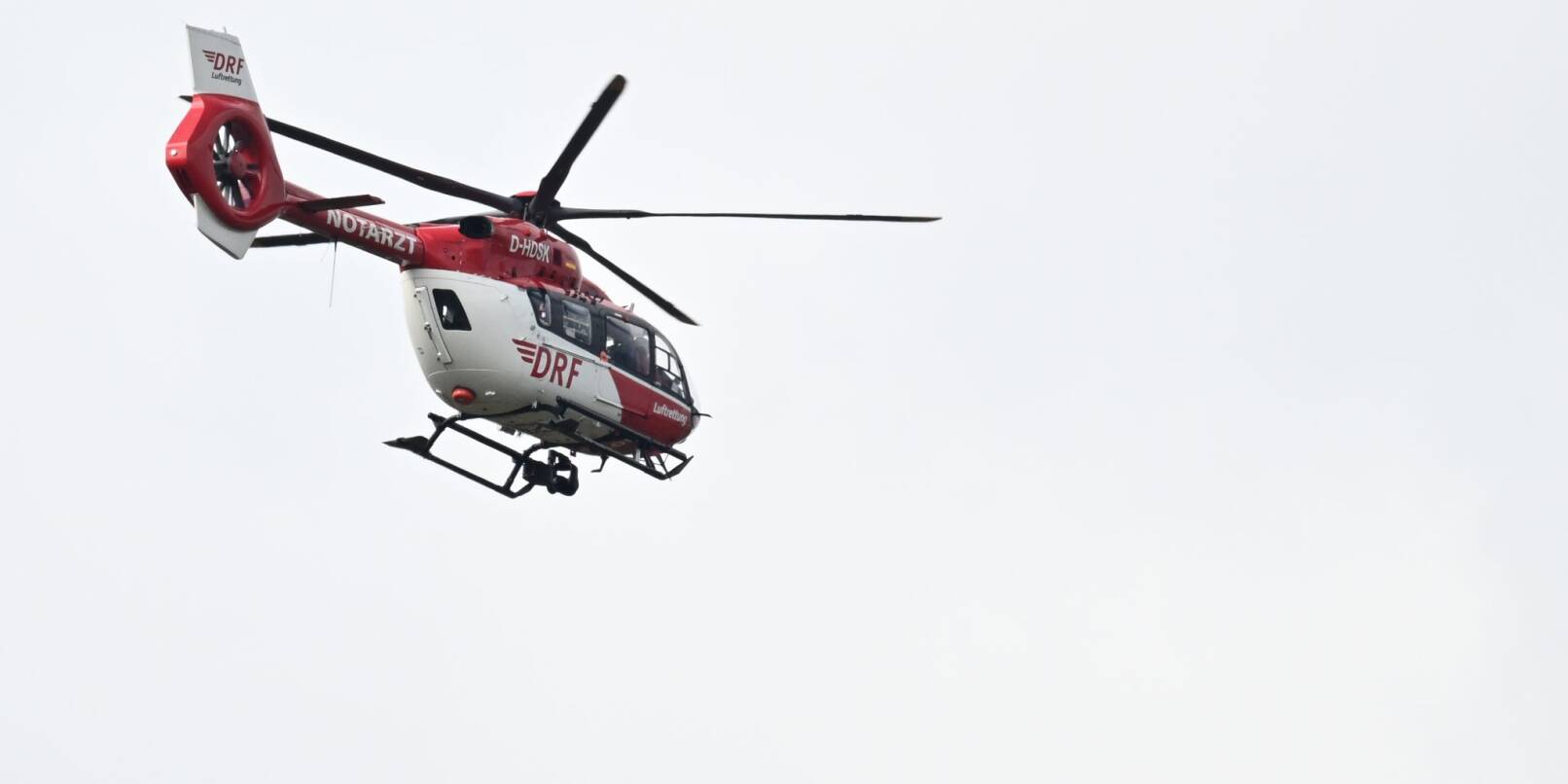 Schwer verletzt wurde der Mann in ein Krankenhaus gebracht. (Symbolbild) Schwer verletzt wurde der Mann in ein Krankenhaus gebracht. (Symbolbild)
