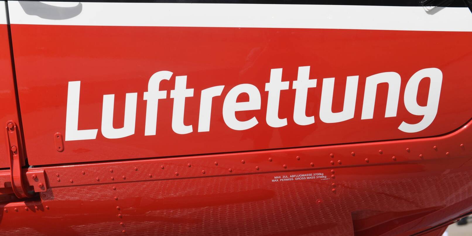 Ein Hubschrauber brachte den Schwerverletzten in ein Krankenhaus. (Symbolbild) Ein Hubschrauber brachte den Schwerverletzten in ein Krankenhaus. (Symbolbild)