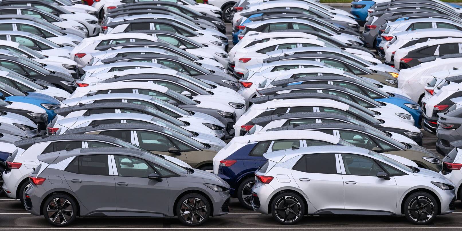Die deutsche Industrie hat mehr Aufträge bekommen - auch im Autobau (Archivbild) Die deutsche Industrie hat mehr Aufträge bekommen - auch im Autobau (Archivbild)