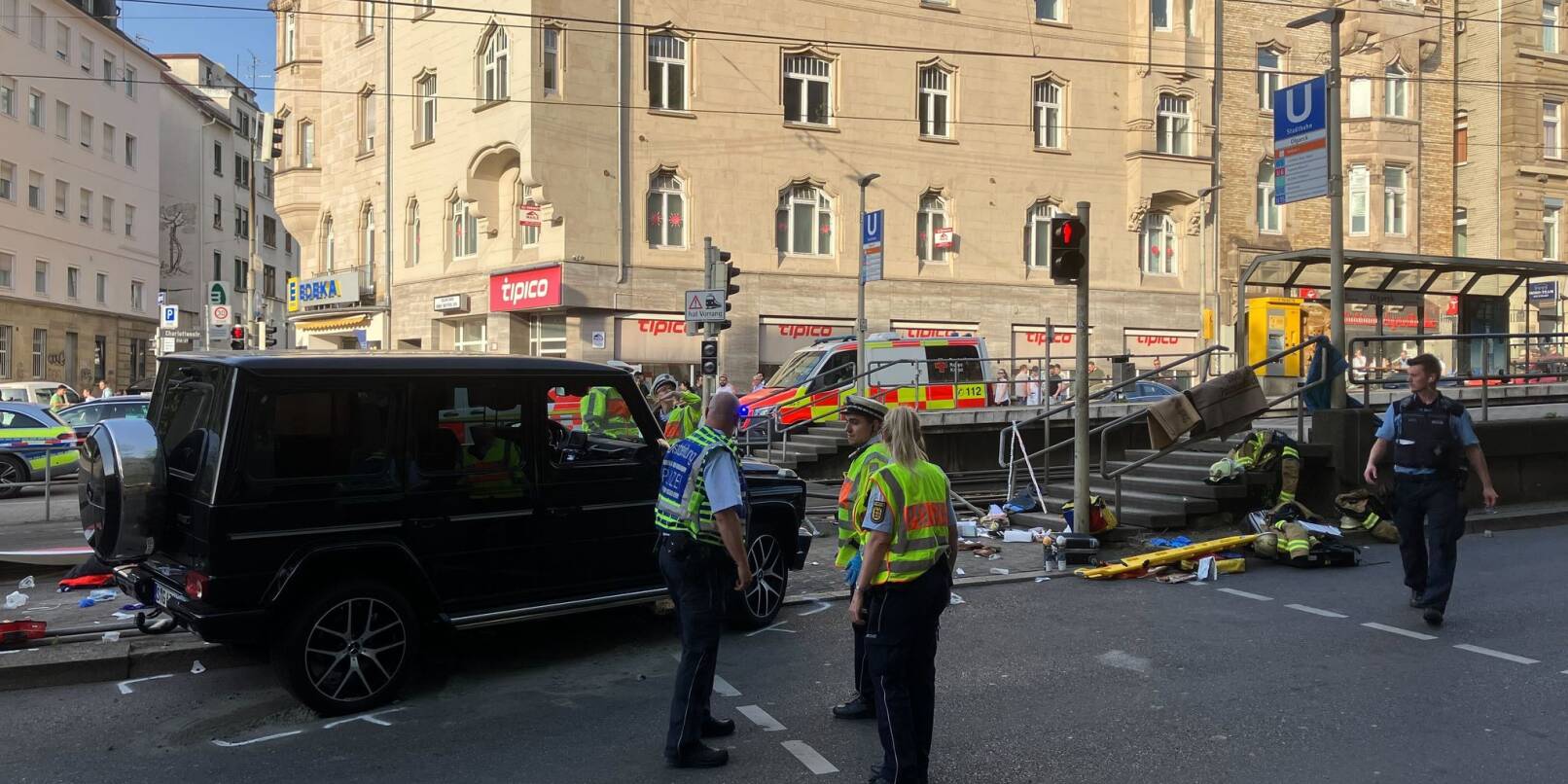 Eine Woche nach dem Unfall mit sieben verletzten und einer Toten sollen Schweigeminuten an Opfer erinnern. (Foto-Archiv). Eine Woche nach dem Unfall mit sieben verletzten und einer Toten sollen Schweigeminuten an Opfer erinnern. (Foto-Archiv).