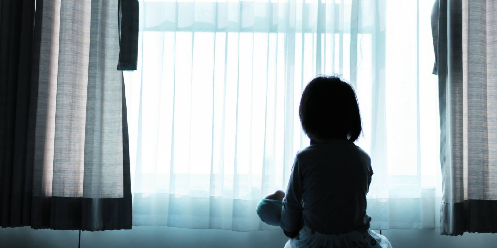 Wer sich an Kindern vergreift, hat selten mit Konsequenzen zu rechnen. Die Bundesbeauftragte für Kindesmissbrauch kritisiert diesen Umstand deutlich (Symbolbild). Wer sich an Kindern vergreift, hat selten mit Konsequenzen zu rechnen. Die Bundesbeauftragte für Kindesmissbrauch kritisiert diesen Umstand deutlich (Symbolbild).