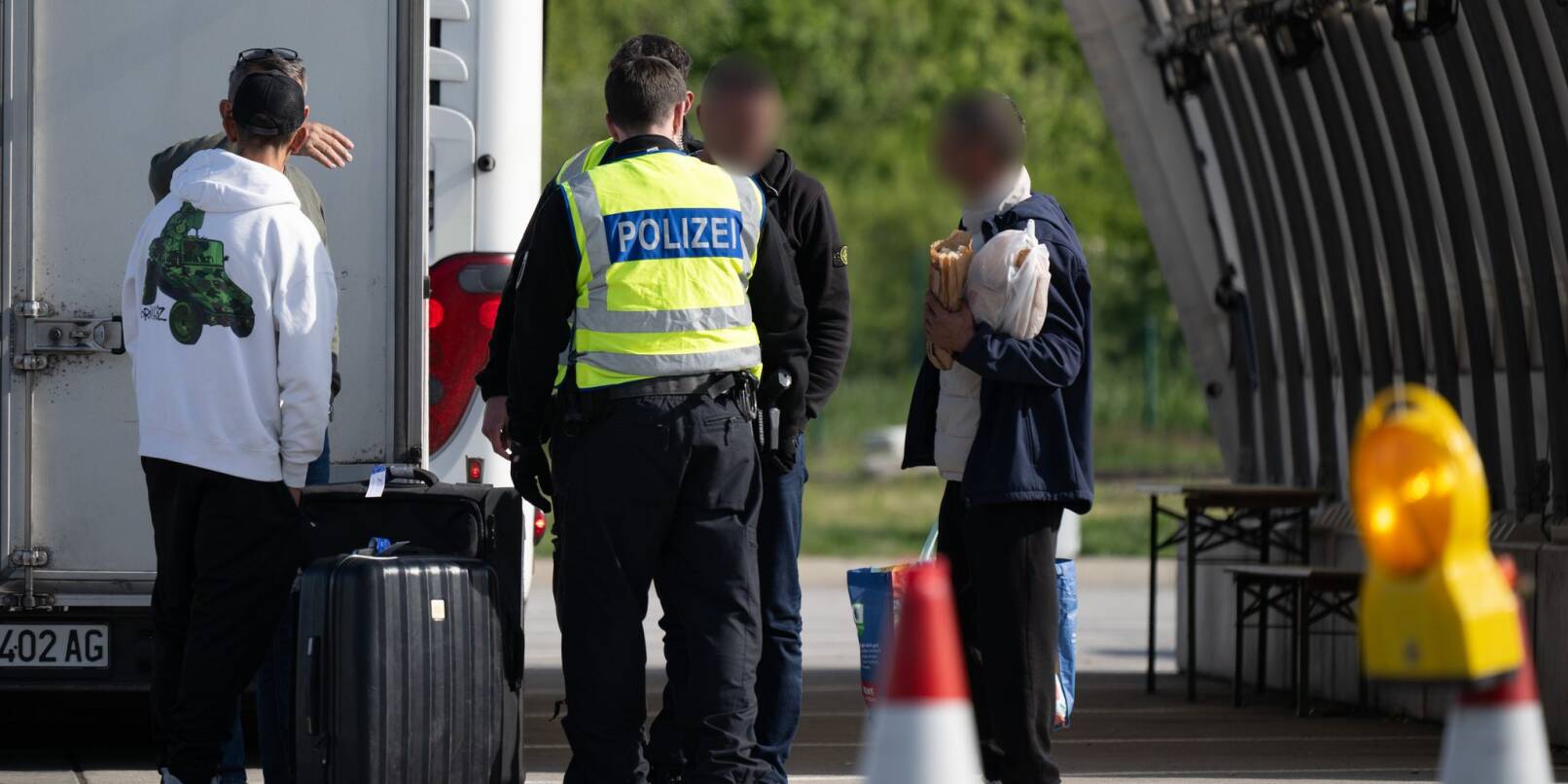 In den Ländern laufen teils verstärkte Kontrollen an. In den Ländern laufen teils verstärkte Kontrollen an.